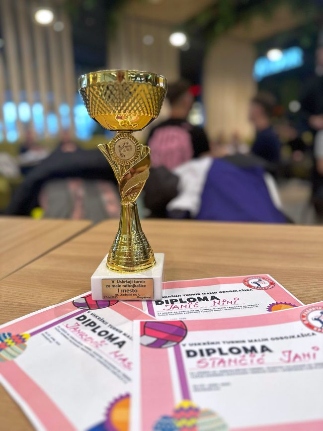 aaaPehar iz Kragujevca za najbolju ekipu